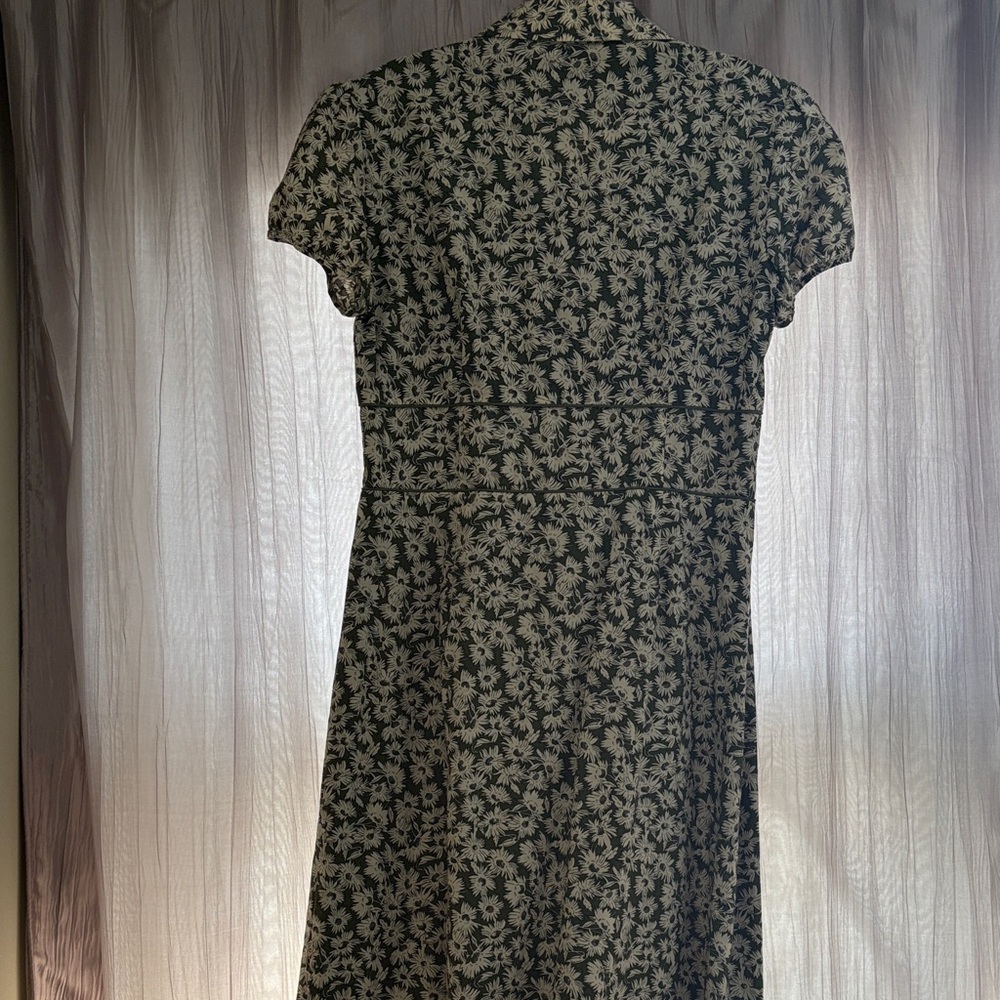 Women's Vintage look Green Floral Button-Front Dress - Picture 2 of 5